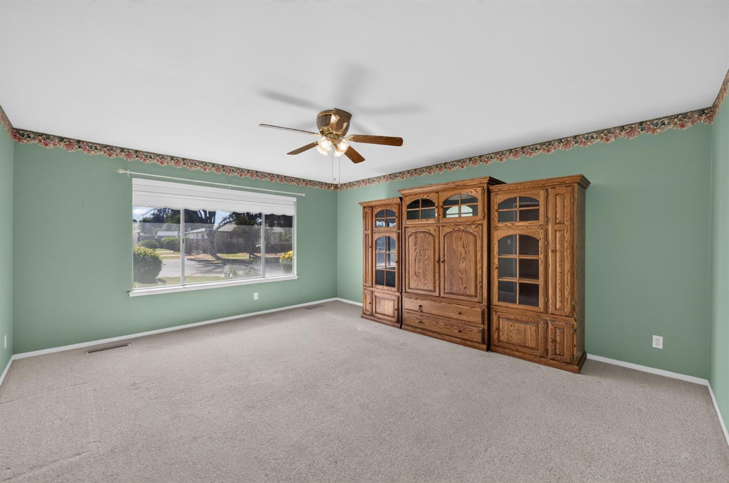 6594 N Woodrow Ave, Fresno, CA 93710