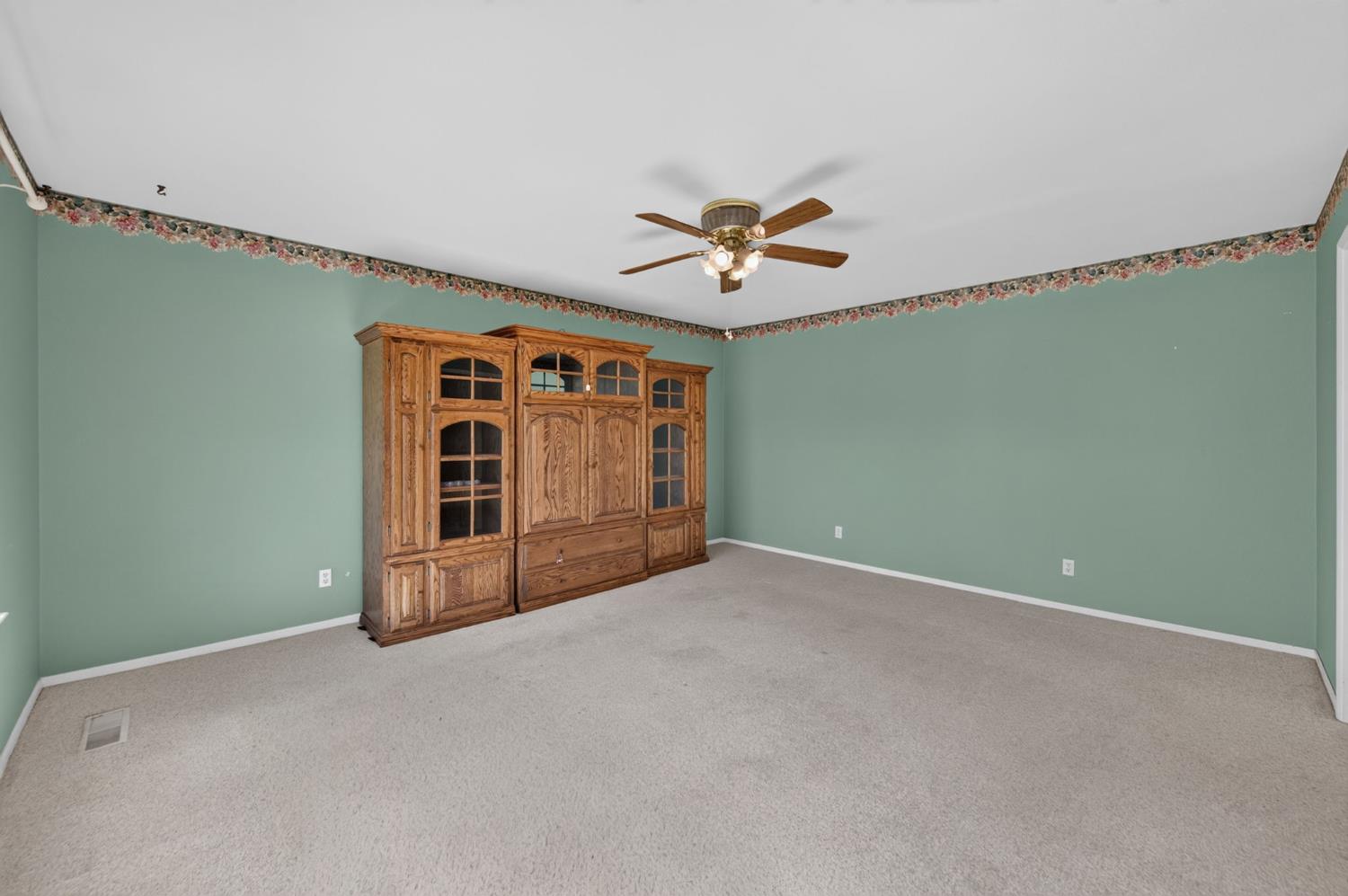 6594 N Woodrow Ave, Fresno, CA 93710