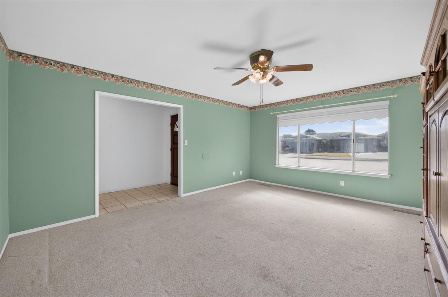 6594 N Woodrow Ave, Fresno, CA 93710