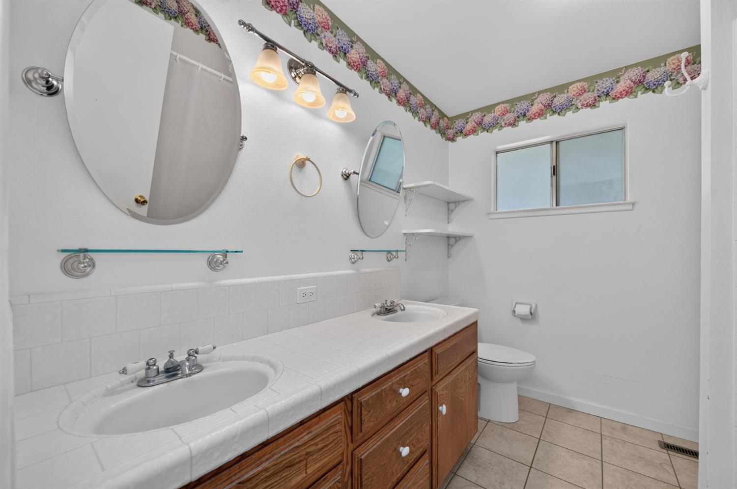 6594 N Woodrow Ave, Fresno, CA 93710