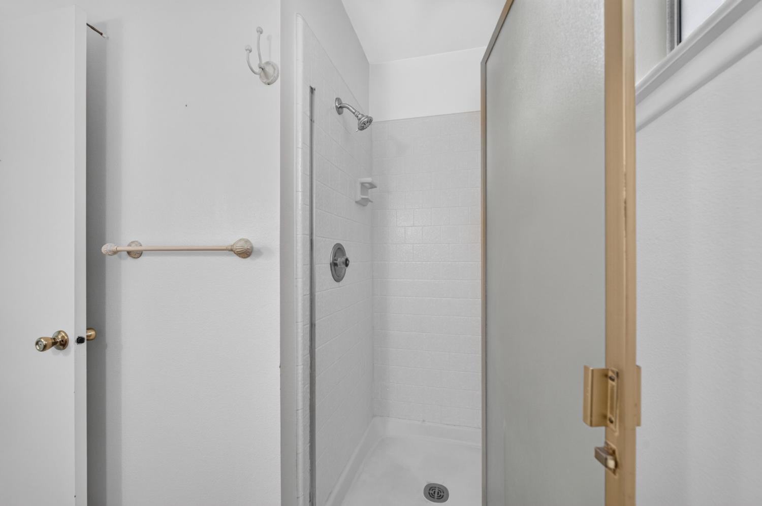 6594 N Woodrow Ave, Fresno, CA 93710