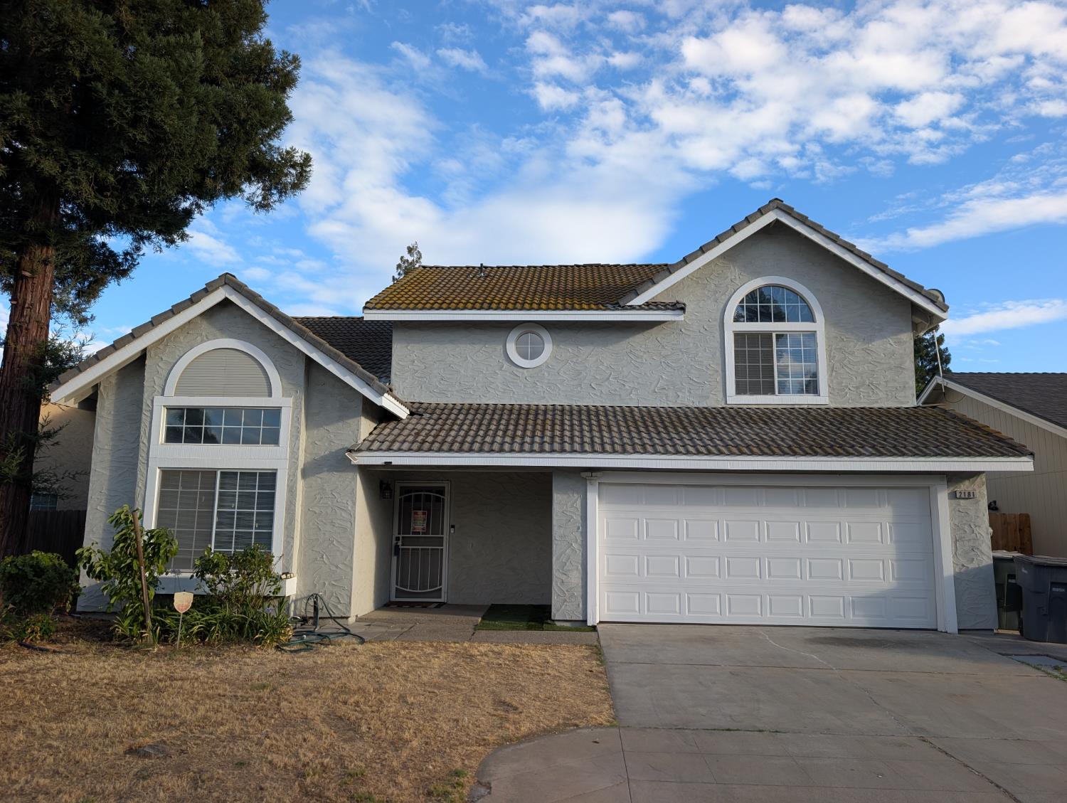 2181 E Minarets Ave, Fresno, CA 93720