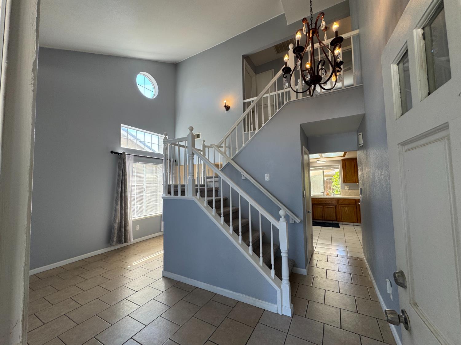 2181 E Minarets Ave, Fresno, CA 93720
