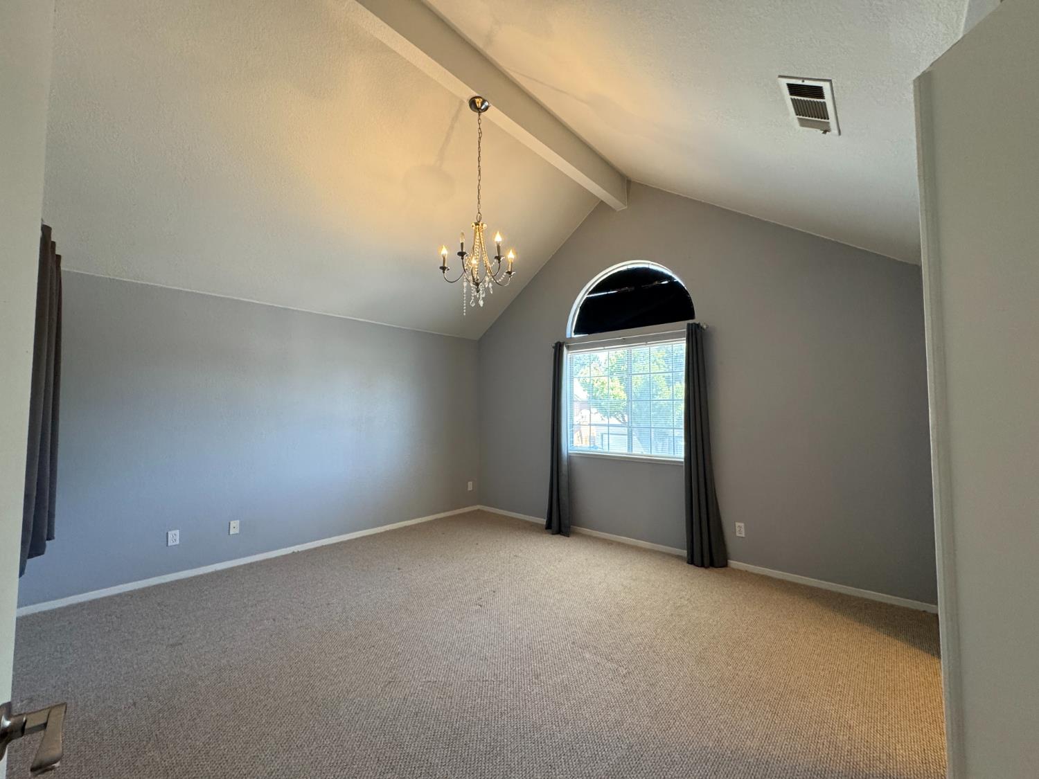 2181 E Minarets Ave, Fresno, CA 93720