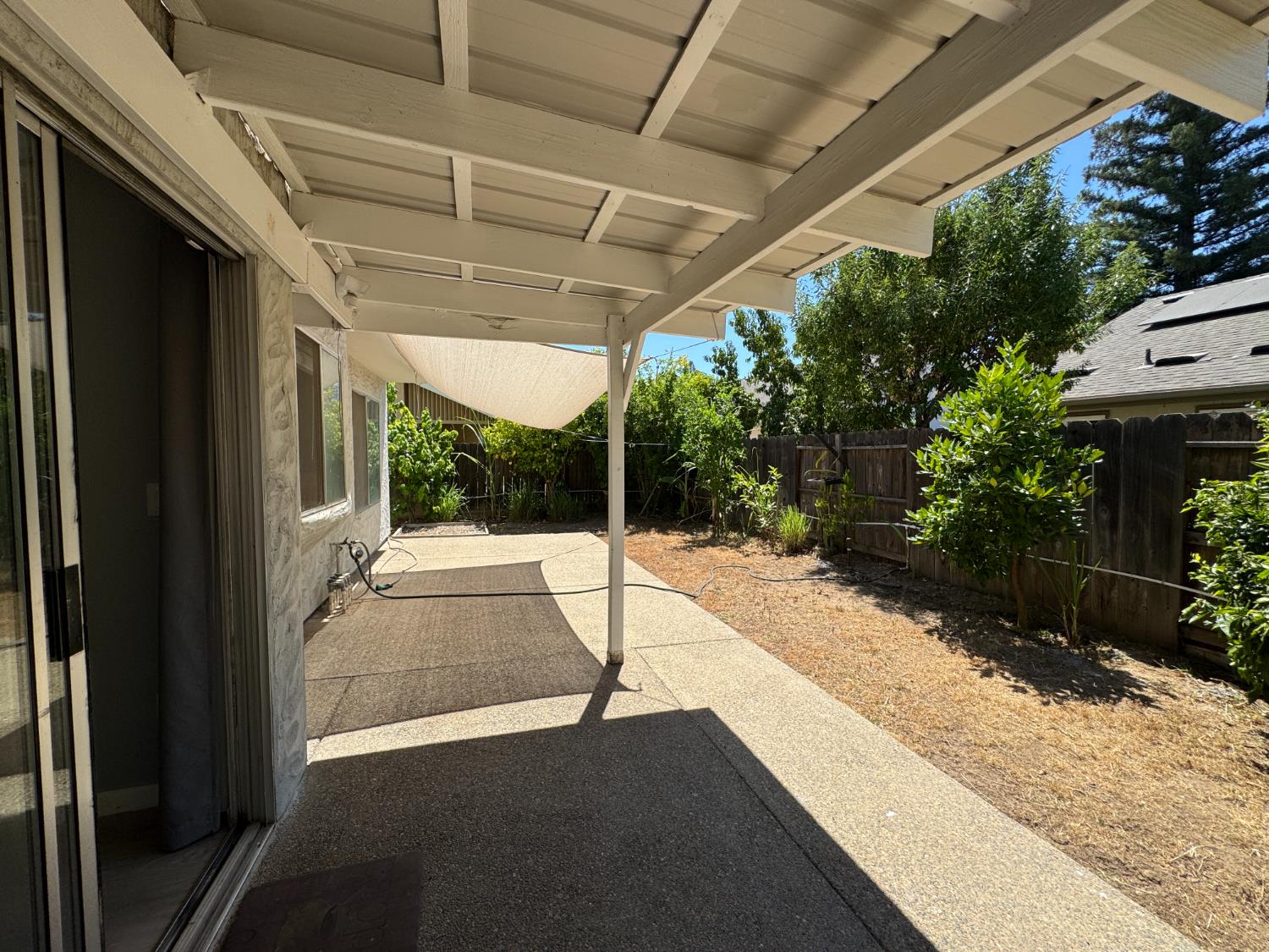 2181 E Minarets Ave, Fresno, CA 93720