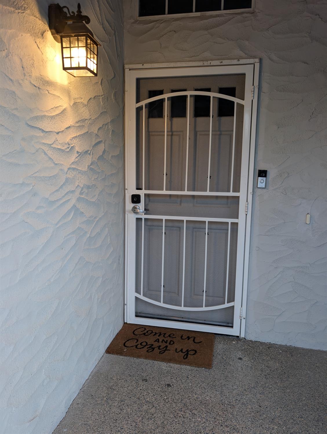2181 E Minarets Ave, Fresno, CA 93720