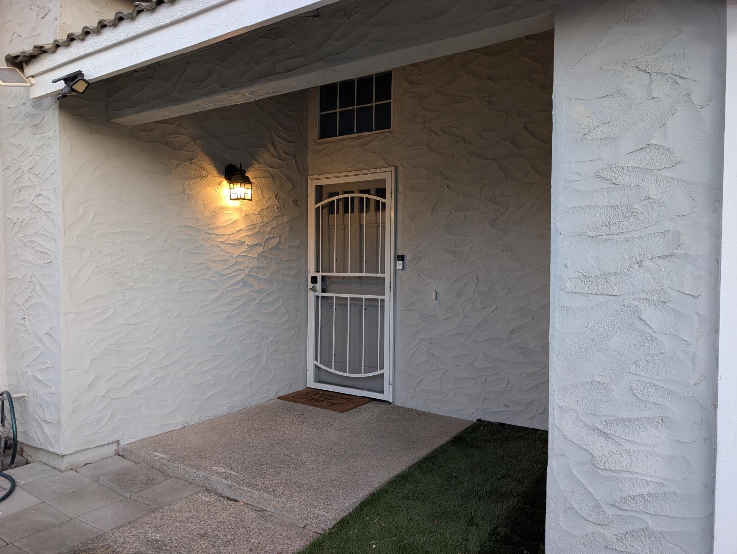 2181 E Minarets Ave, Fresno, CA 93720