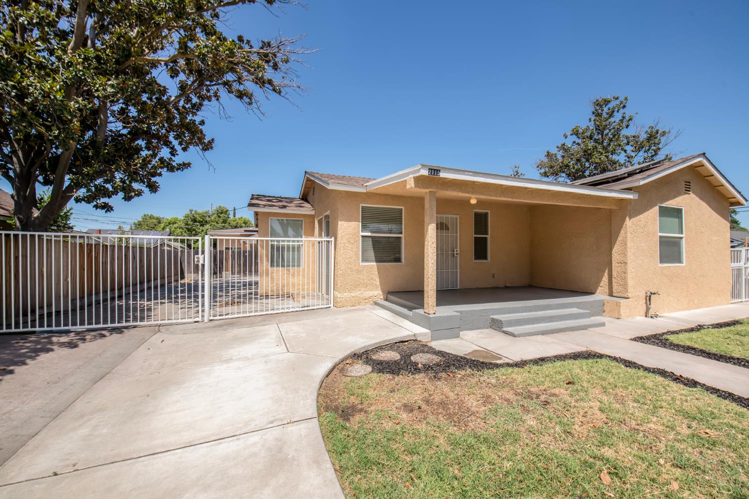 2115 N Ferger Ave, Fresno, CA 93704