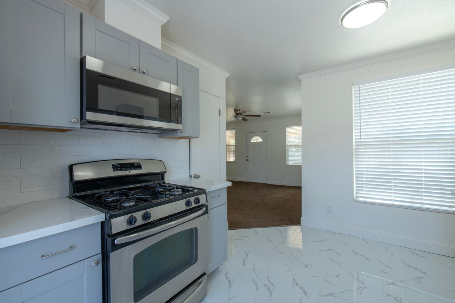 2115 N Ferger Ave, Fresno, CA 93704