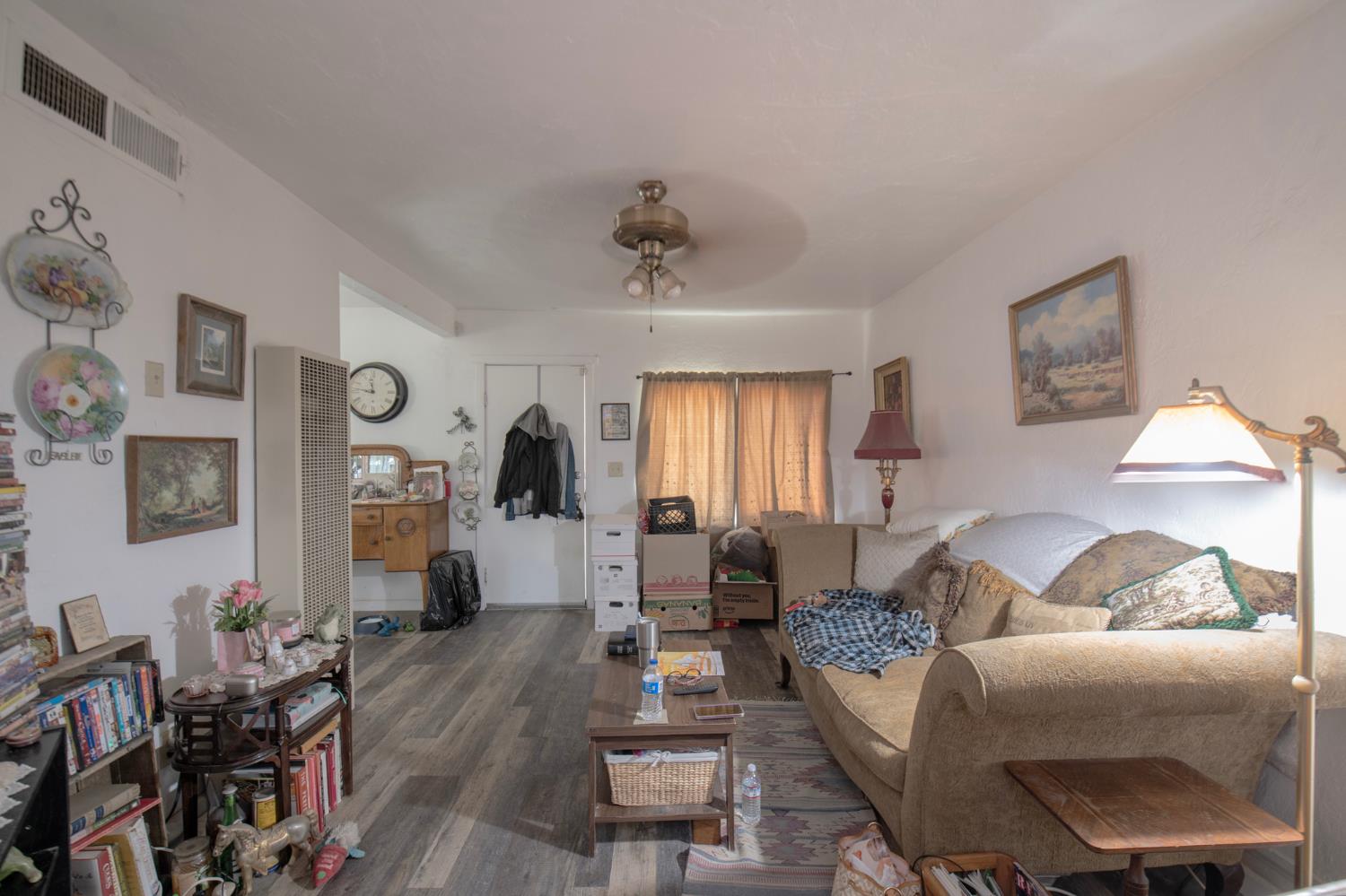 2115 N Ferger Ave, Fresno, CA 93704