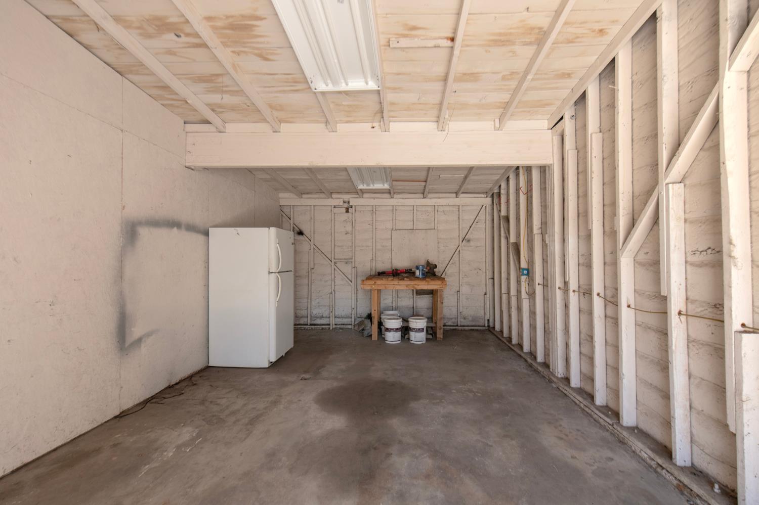 2115 N Ferger Ave, Fresno, CA 93704