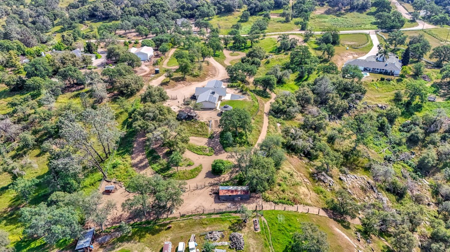 30833 Pennyroyal Ln, Prather, CA 93651