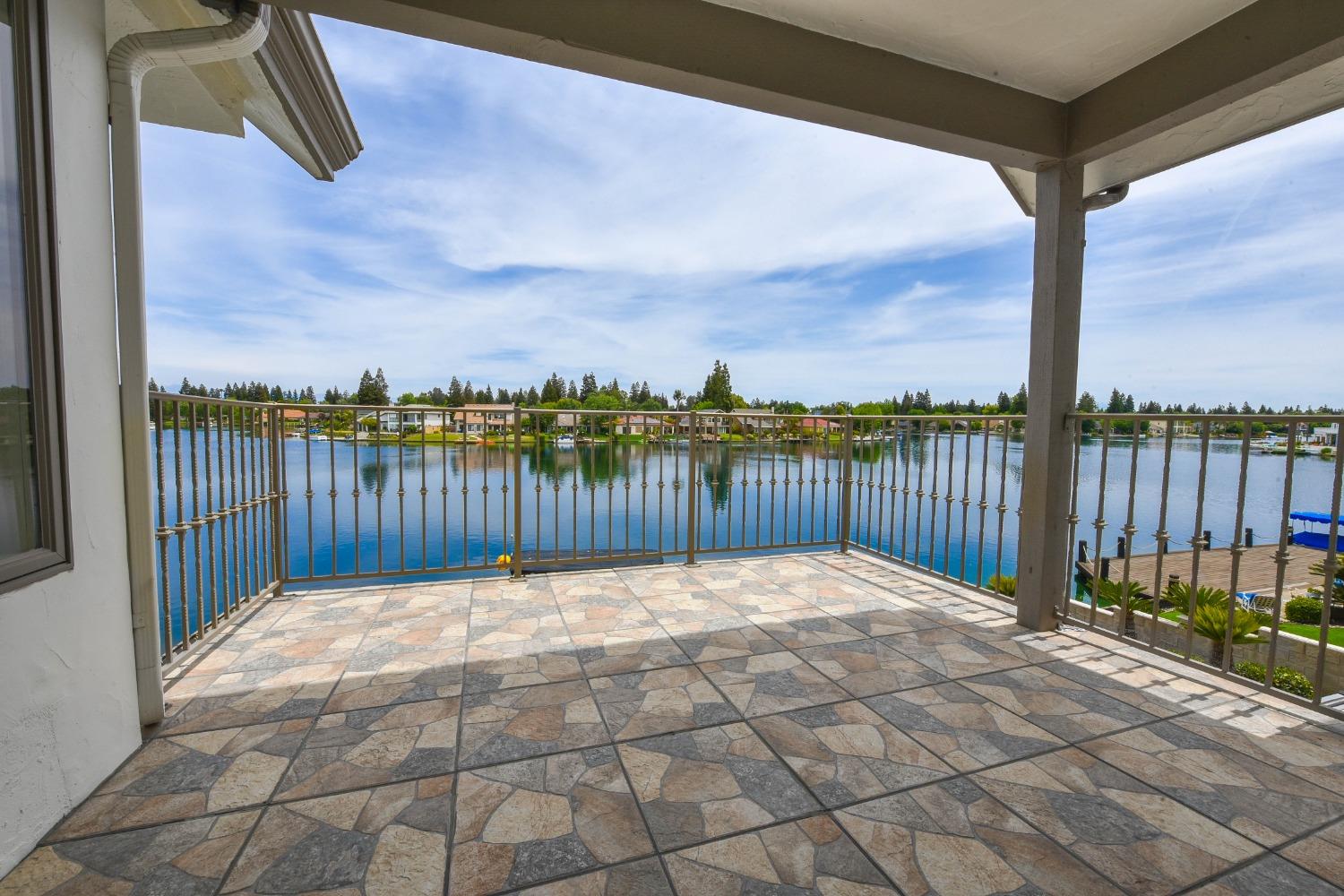 541 E CHESAPEAKE Cir, Fresno, CA 93720