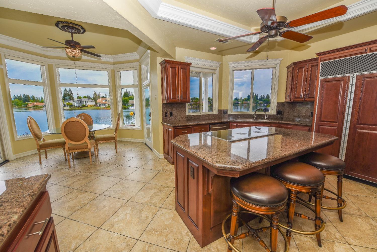541 E CHESAPEAKE Cir, Fresno, CA 93720