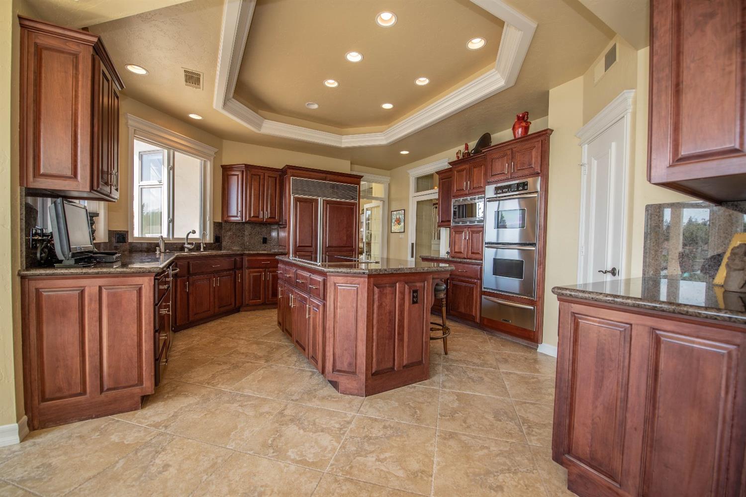 541 E CHESAPEAKE Cir, Fresno, CA 93720