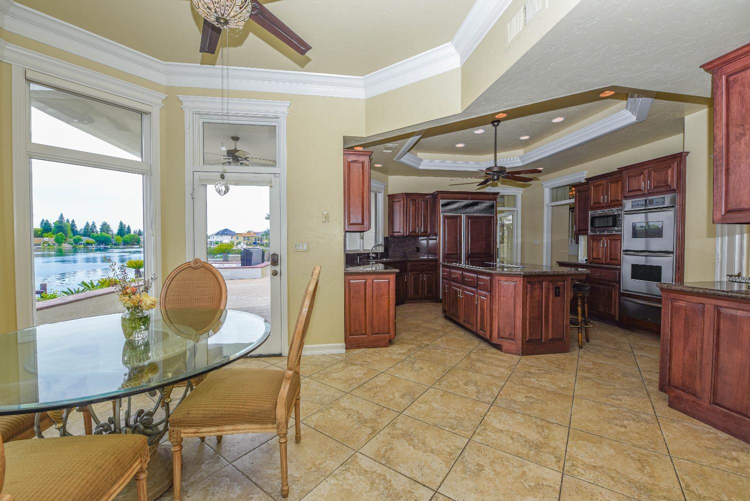 541 E CHESAPEAKE Cir, Fresno, CA 93720