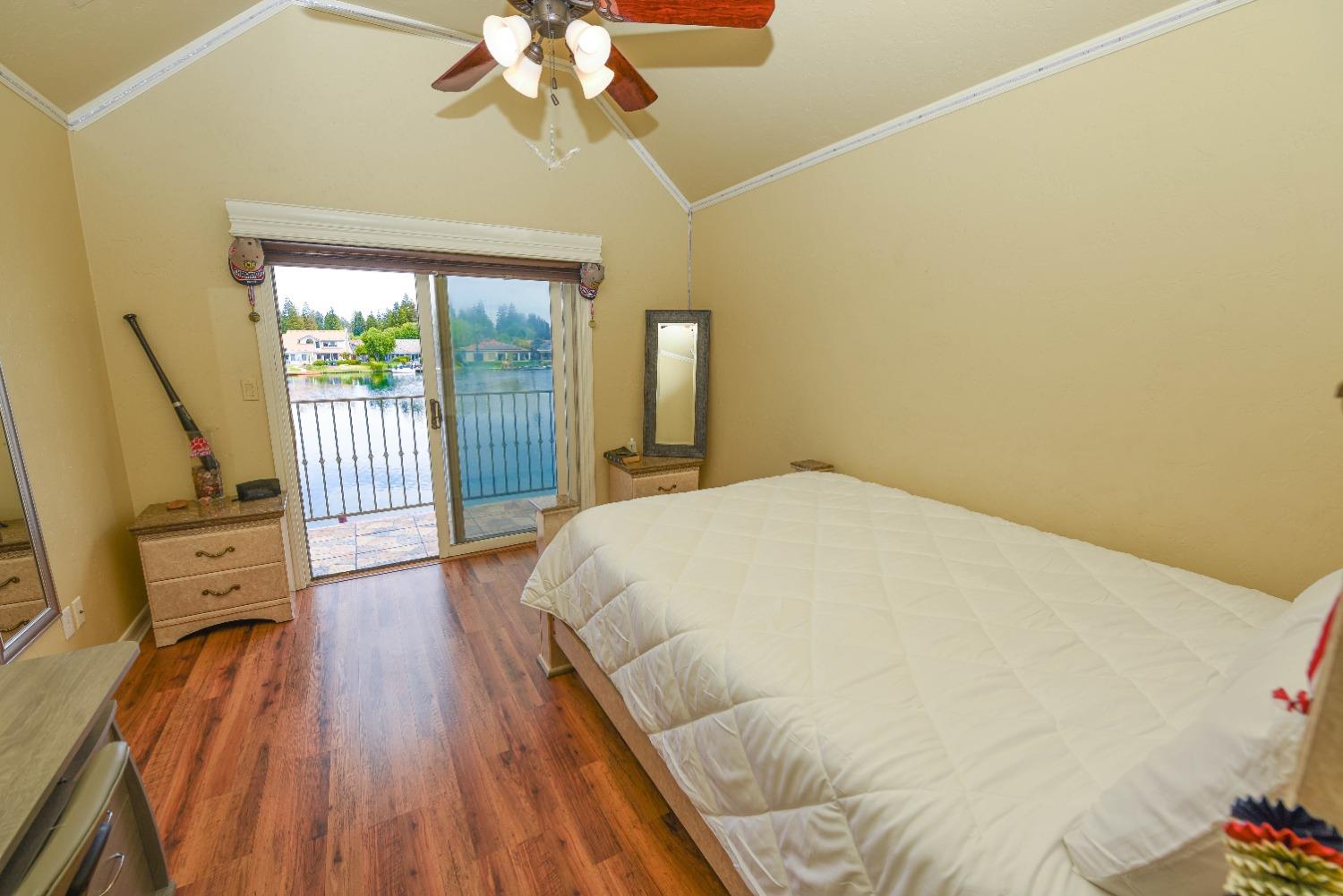 541 E CHESAPEAKE Cir, Fresno, CA 93720