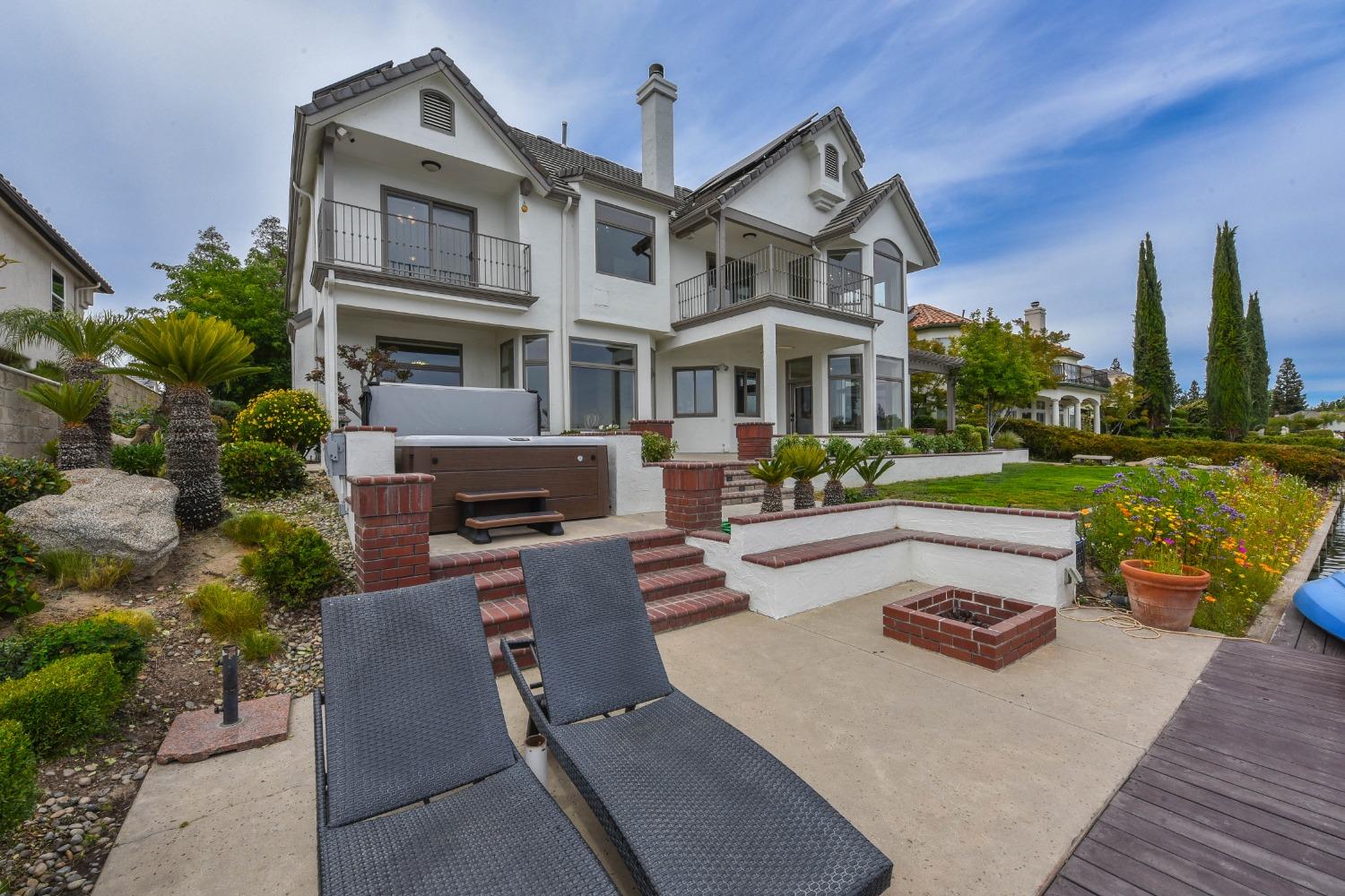 541 E CHESAPEAKE Cir, Fresno, CA 93720