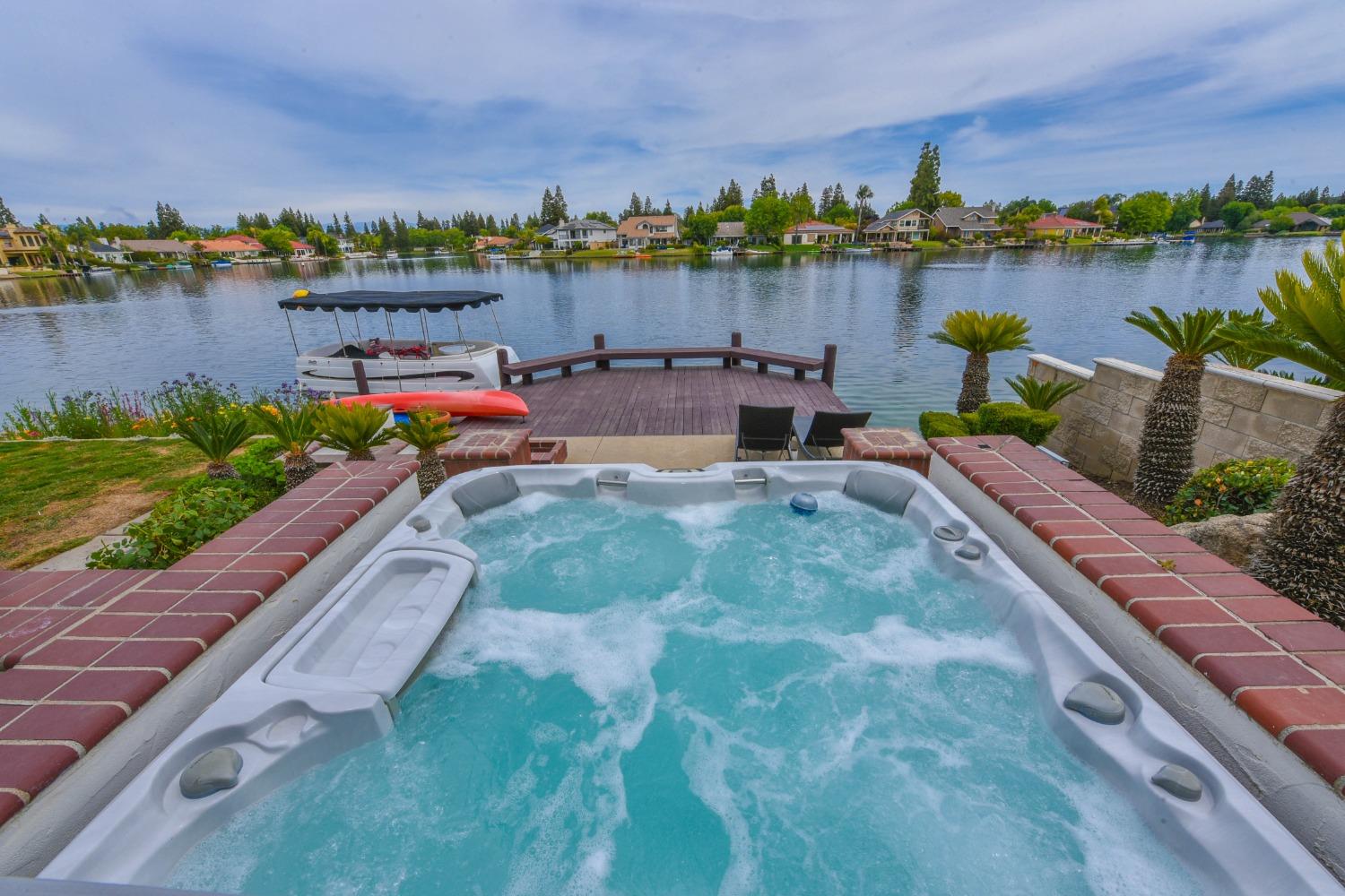 541 E CHESAPEAKE Cir, Fresno, CA 93720