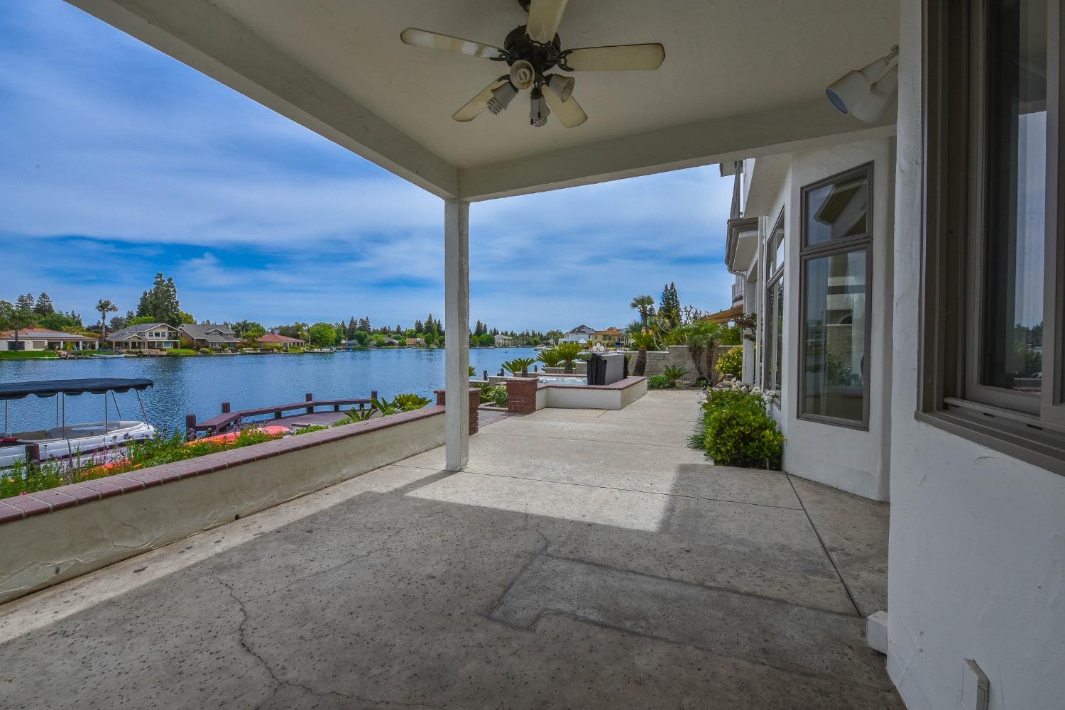 541 E CHESAPEAKE Cir, Fresno, CA 93720