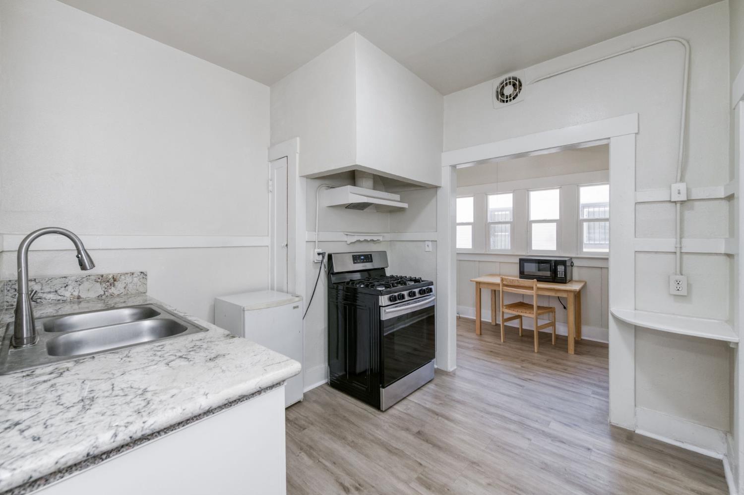 385 N Park, Fresno, CA 93701