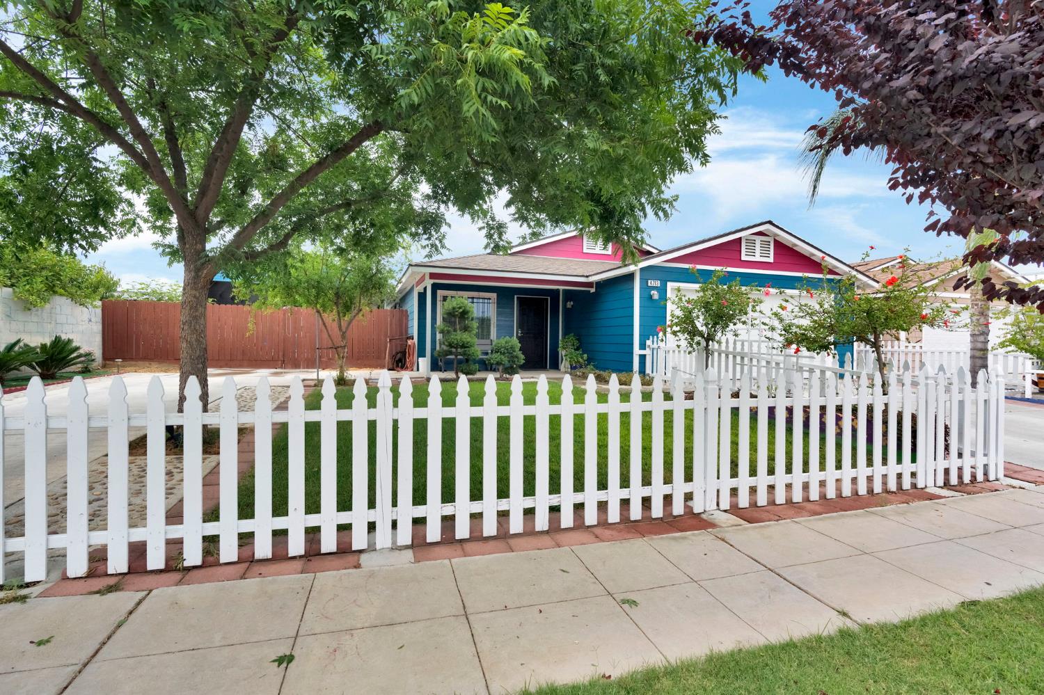 4713 E Belgravia Ave, Fresno, CA 93725