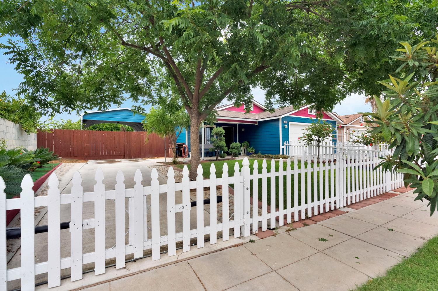 4713 E Belgravia Ave, Fresno, CA 93725