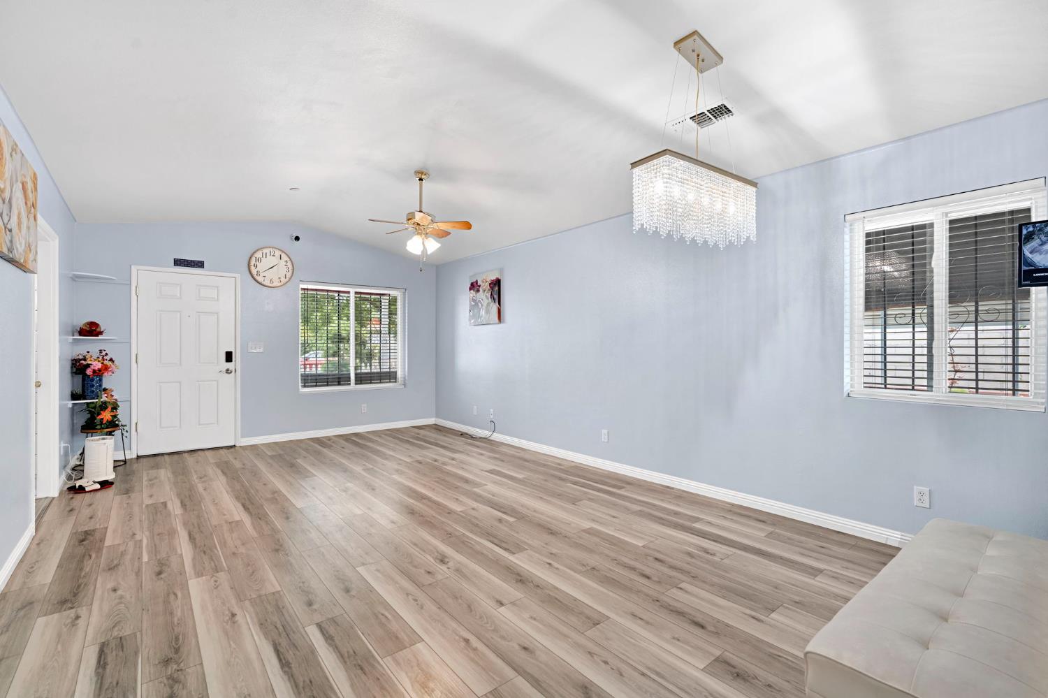 4713 E Belgravia Ave, Fresno, CA 93725