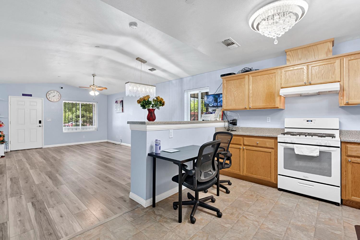 4713 E Belgravia Ave, Fresno, CA 93725