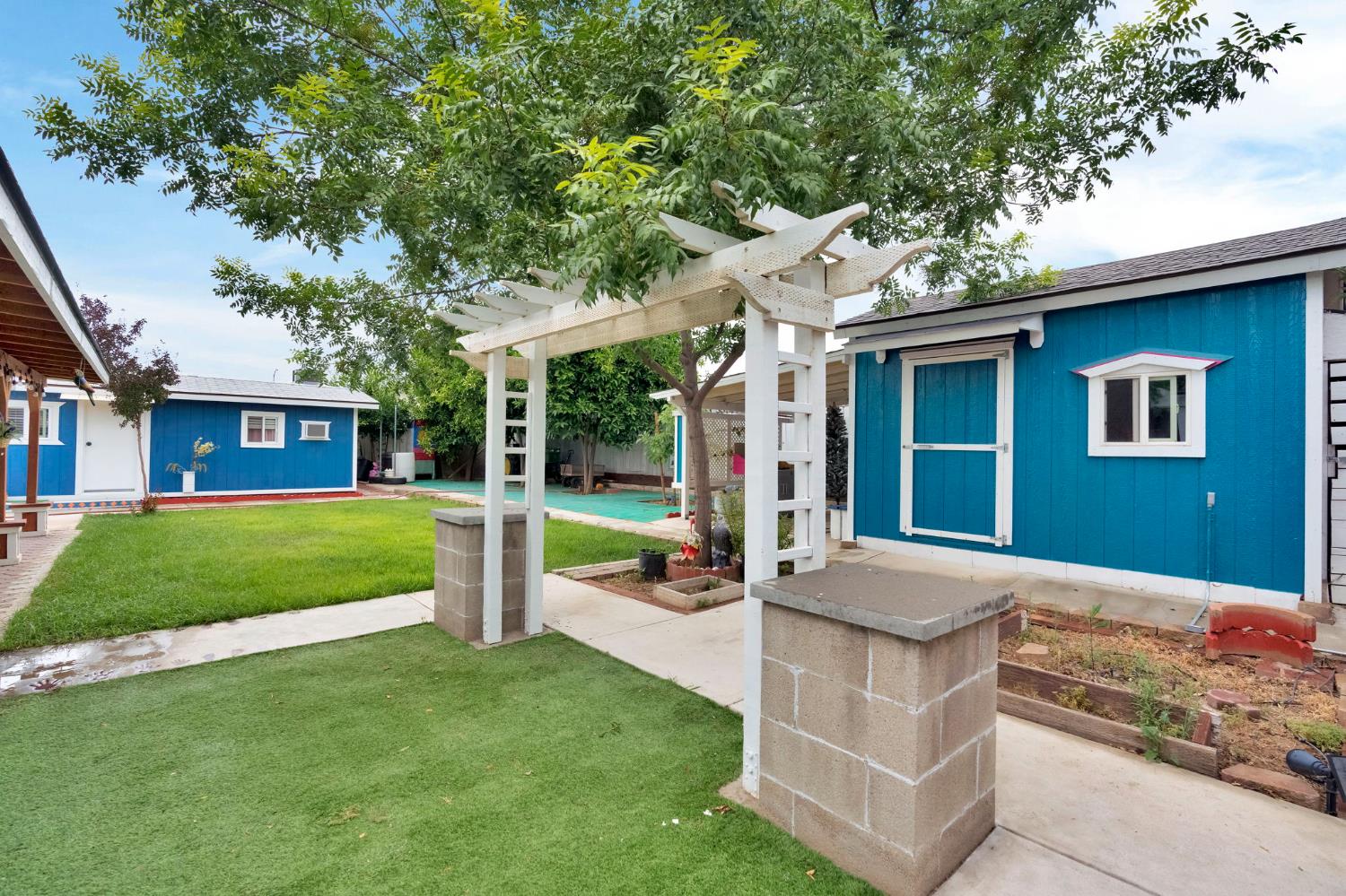 4713 E Belgravia Ave, Fresno, CA 93725