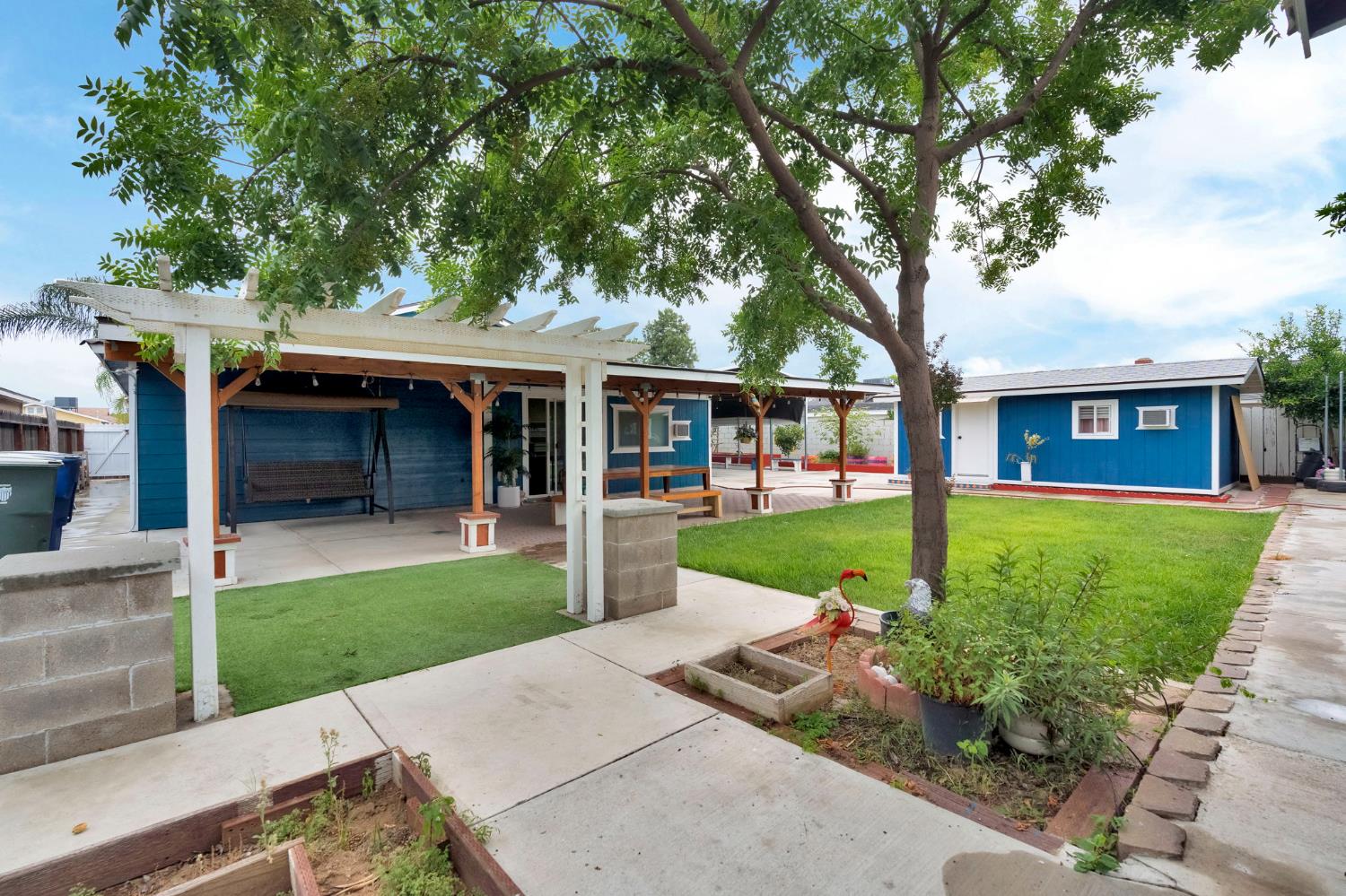 4713 E Belgravia Ave, Fresno, CA 93725