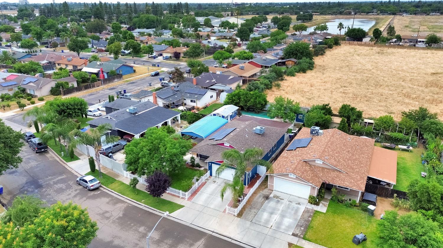 4713 E Belgravia Ave, Fresno, CA 93725
