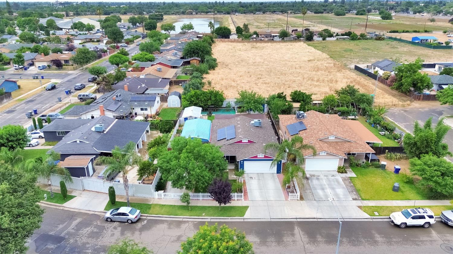 4713 E Belgravia Ave, Fresno, CA 93725