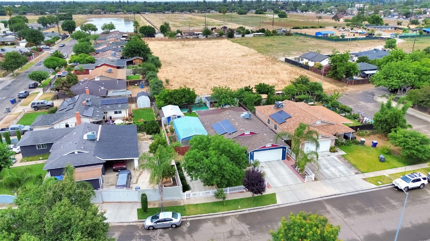 4713 E Belgravia Ave, Fresno, CA 93725