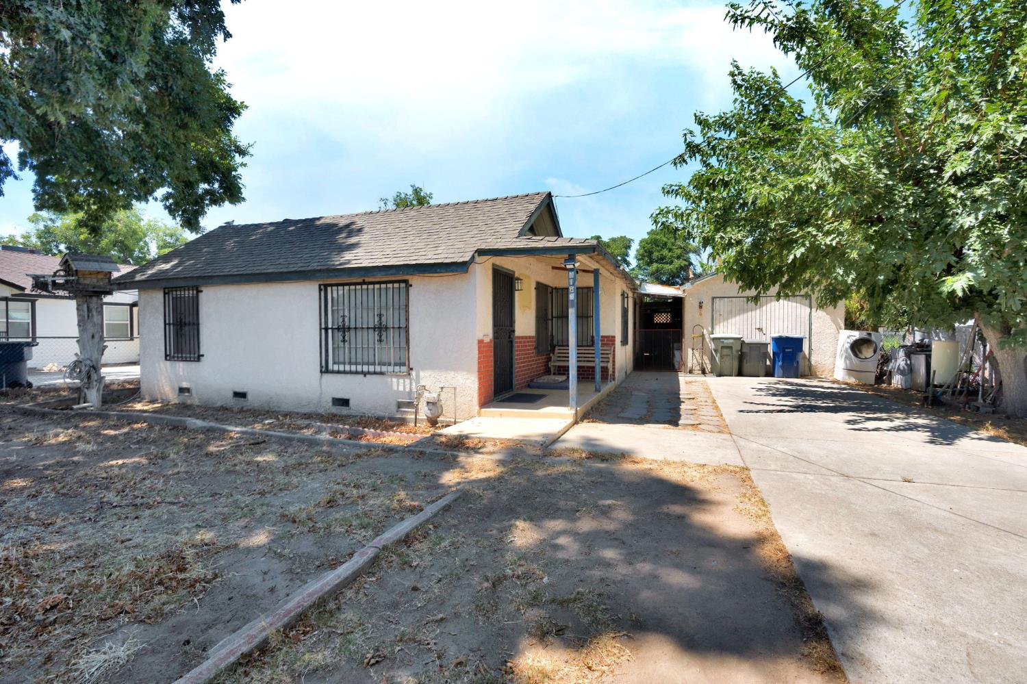 4163 E Clay Ave, Fresno, CA 93702