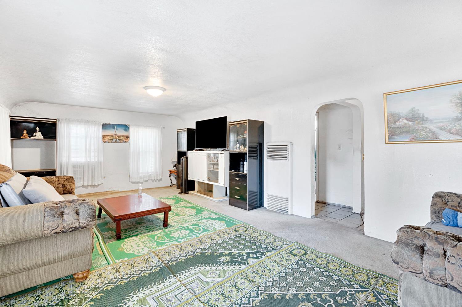 4163 E Clay Ave, Fresno, CA 93702