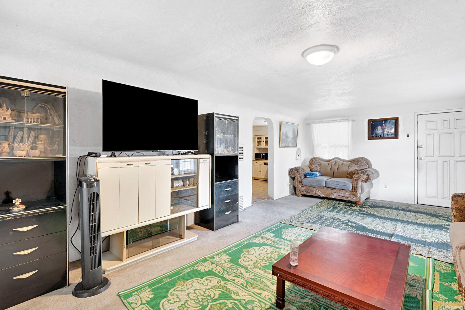 4163 E Clay Ave, Fresno, CA 93702