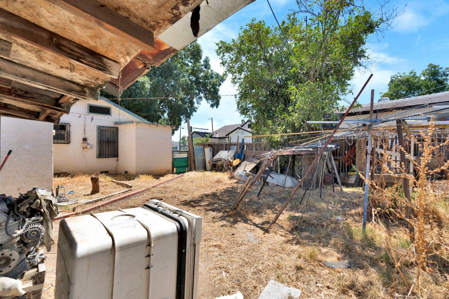 4163 E Clay Ave, Fresno, CA 93702