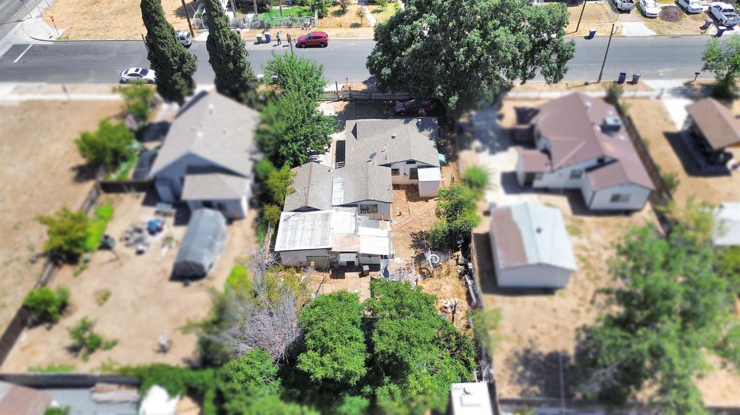 4163 E Clay Ave, Fresno, CA 93702