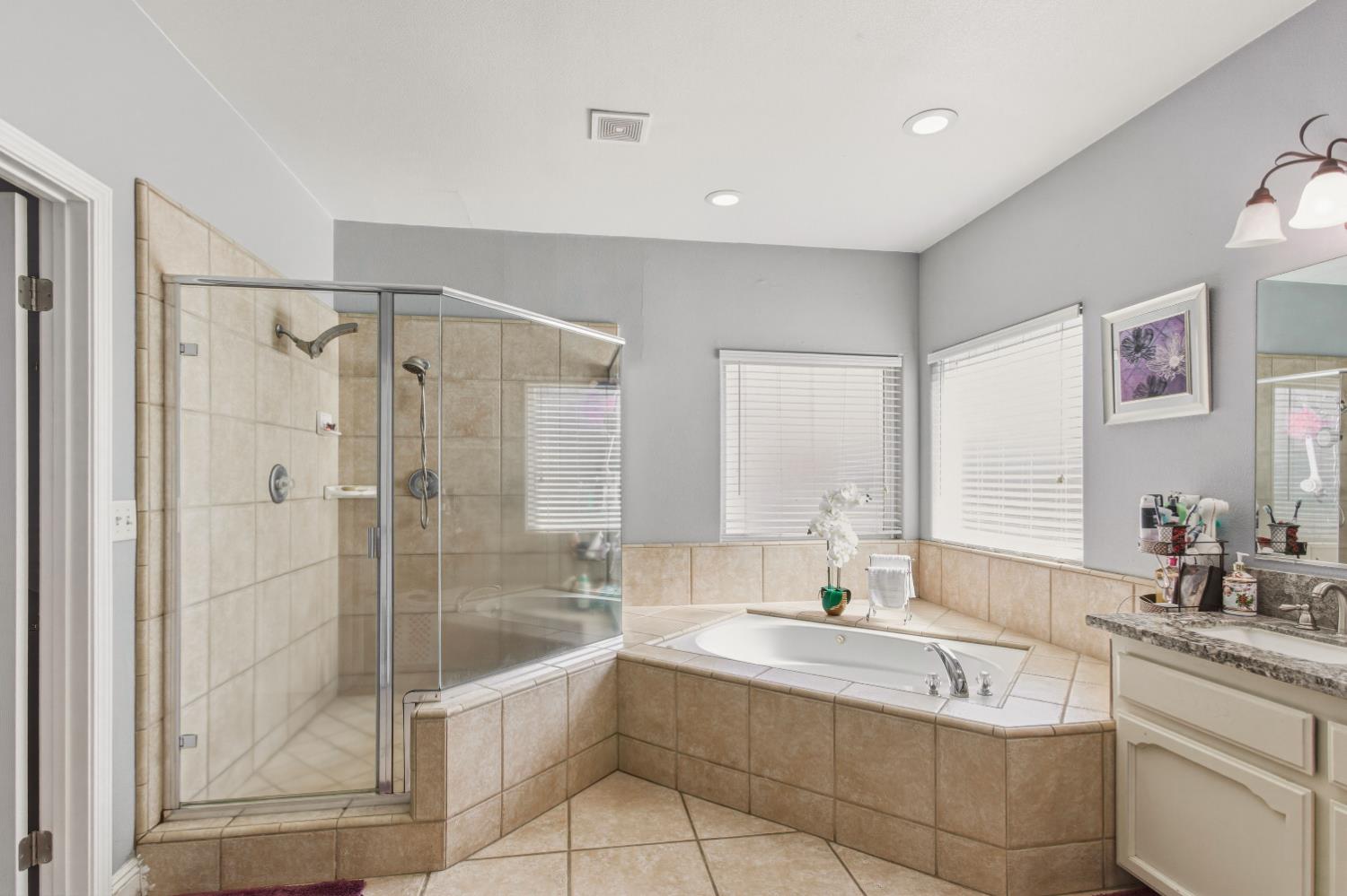 2610 Marie Dr, Madera, CA 93637