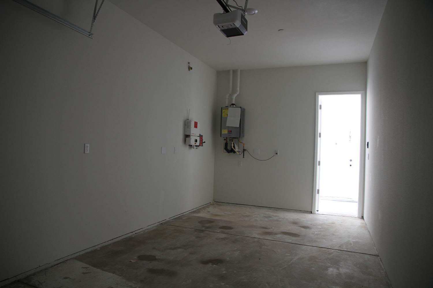 728 W Vassar Ave N, Fresno, CA 93705