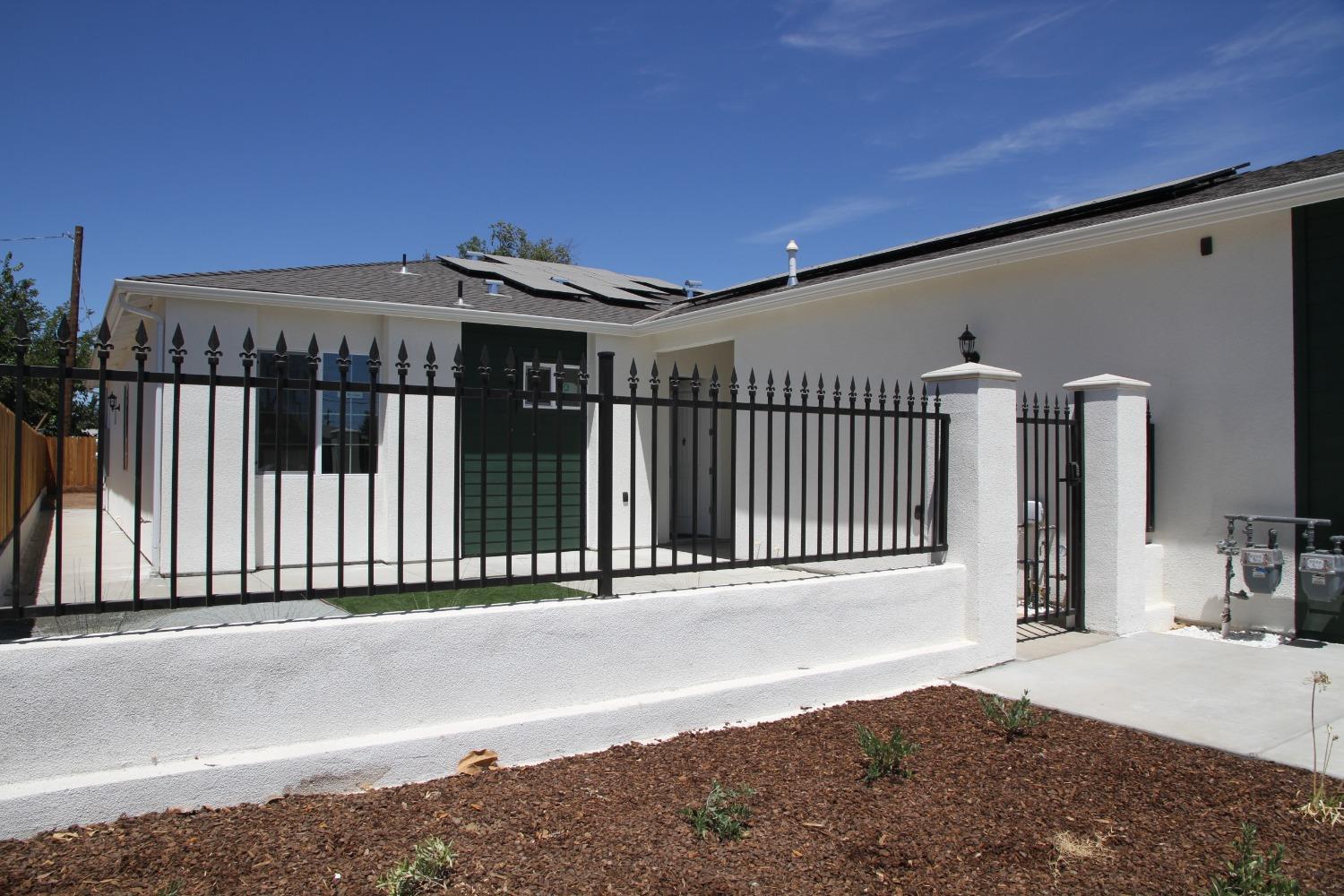 728 W Vassar Ave N, Fresno, CA 93705