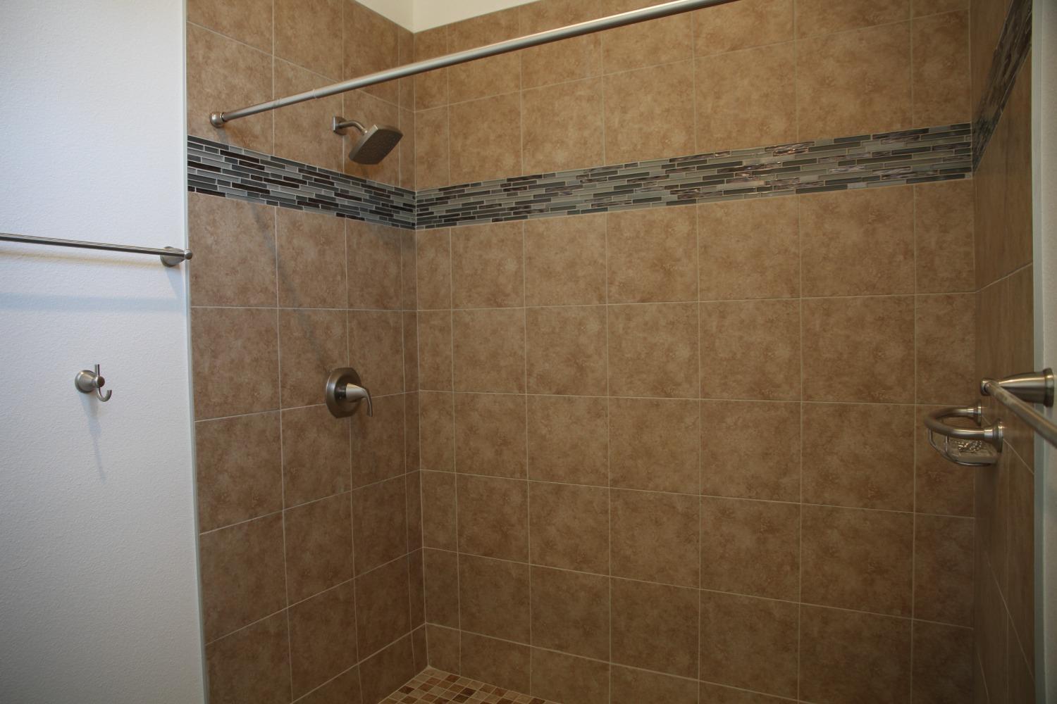 728 W Vassar Ave N, Fresno, CA 93705