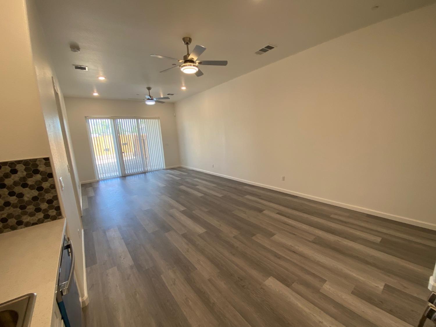 728 W Vassar Ave N, Fresno, CA 93705