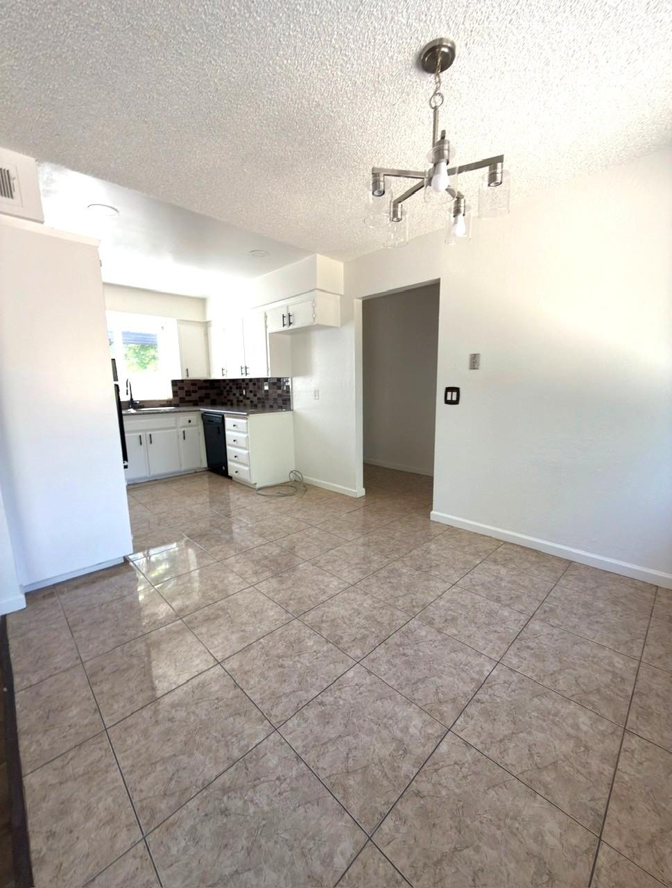 2365 Fordham Ave, Clovis, CA 93611