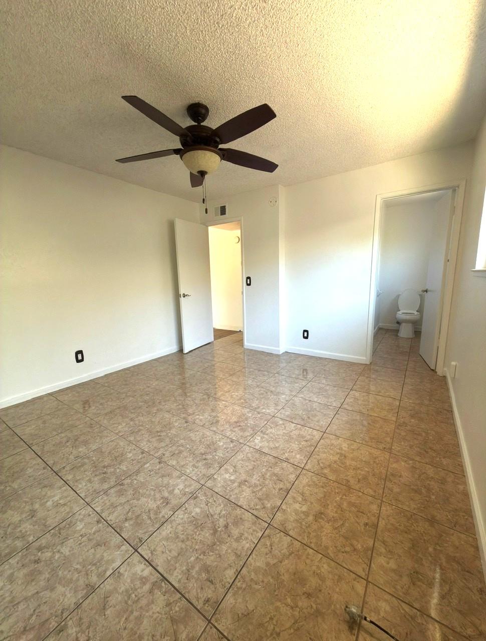 2365 Fordham Ave, Clovis, CA 93611