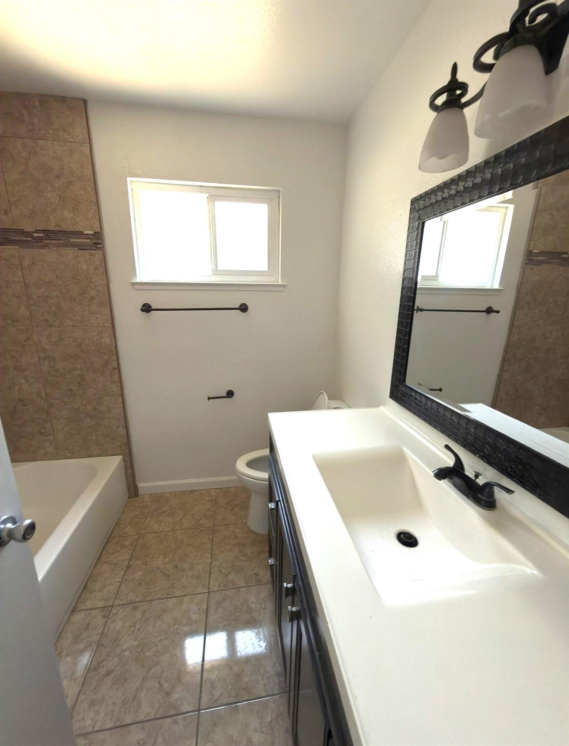 2365 Fordham Ave, Clovis, CA 93611
