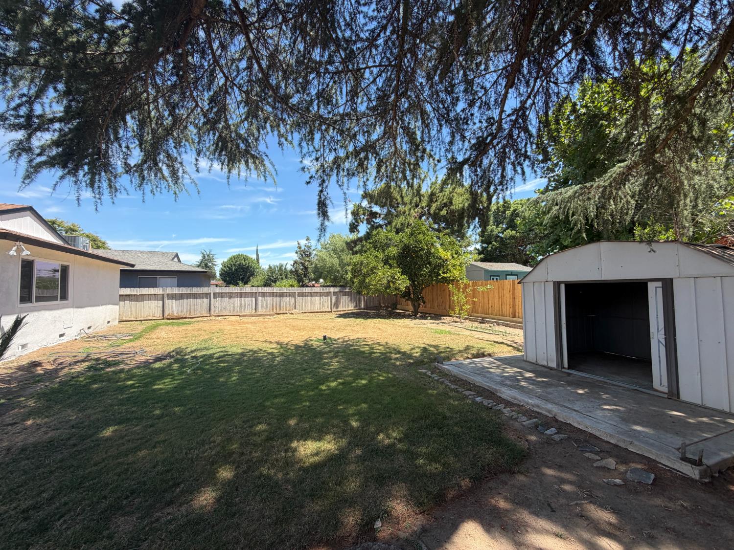 2365 Fordham Ave, Clovis, CA 93611