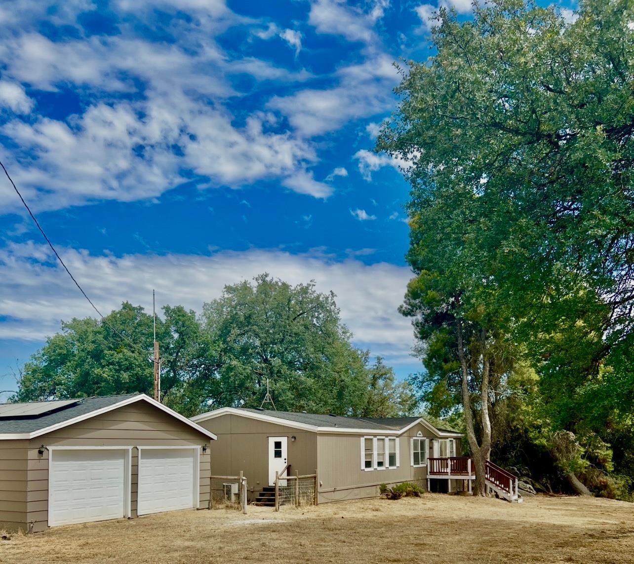 33831 Medford Rd, Auberry, CA 93602