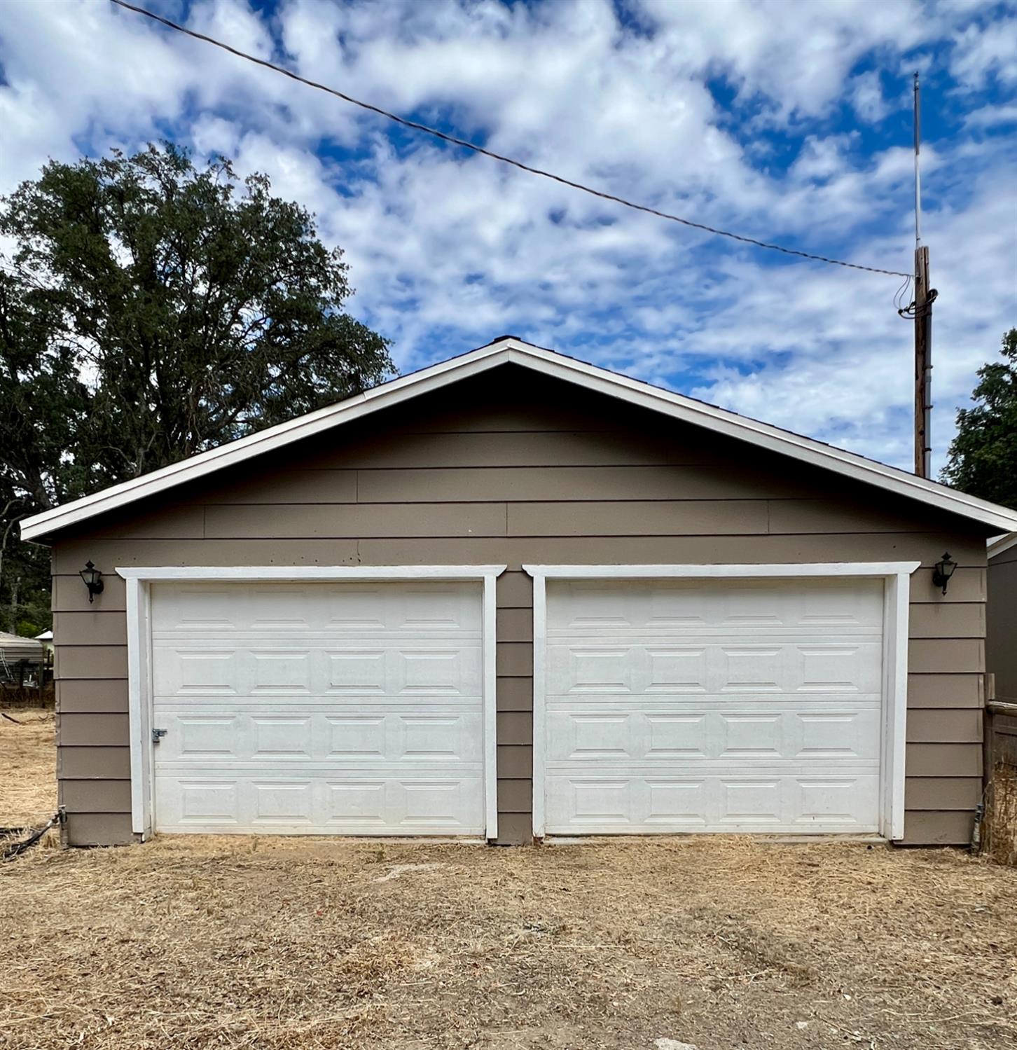 33831 Medford Rd, Auberry, CA 93602